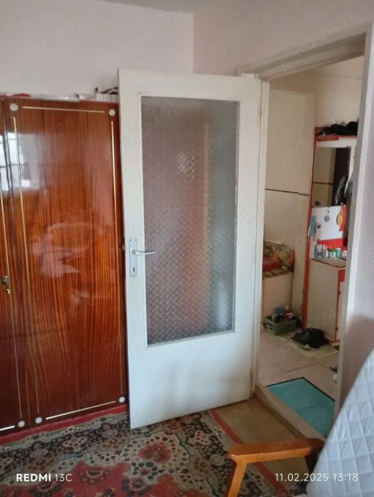 Schimb ap.3 camere decomandat et . 2 . M17 cu ap. 3 camere parter - Schimb apartament 3 camere decomandat etaj 2 , 2 balcoane închise + boxă - beci , 60 mp , M17 , apartament de mijloc, cu apartament 3 camere parter în M17, Carpați, soarelui, fabrica de pâine - Careiului, Satu Mare .
Inf.la telefon