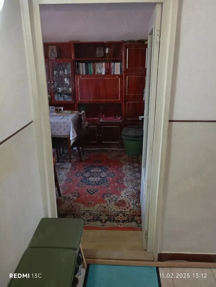 Schimb ap.3 camere decomandat et . 2 . M17 cu ap. 3 camere parter - Schimb apartament 3 camere decomandat etaj 2 , 2 balcoane închise + boxă - beci , 60 mp , M17 , apartament de mijloc, cu apartament 3 camere parter în M17, Carpați, soarelui, fabrica de pâine - Careiului, Satu Mare .
Inf.la telefon