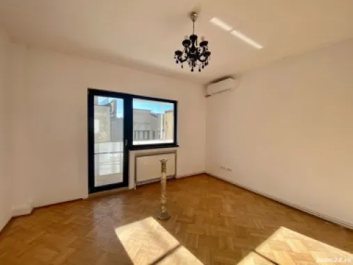 Apartament ultracentral cu vedere superbă, super investiție