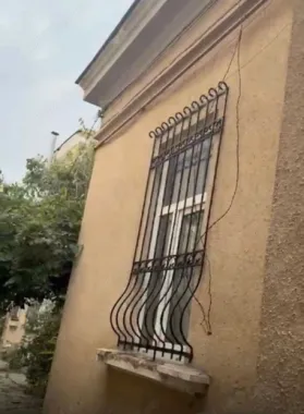 Vând teren + casă zona centrală