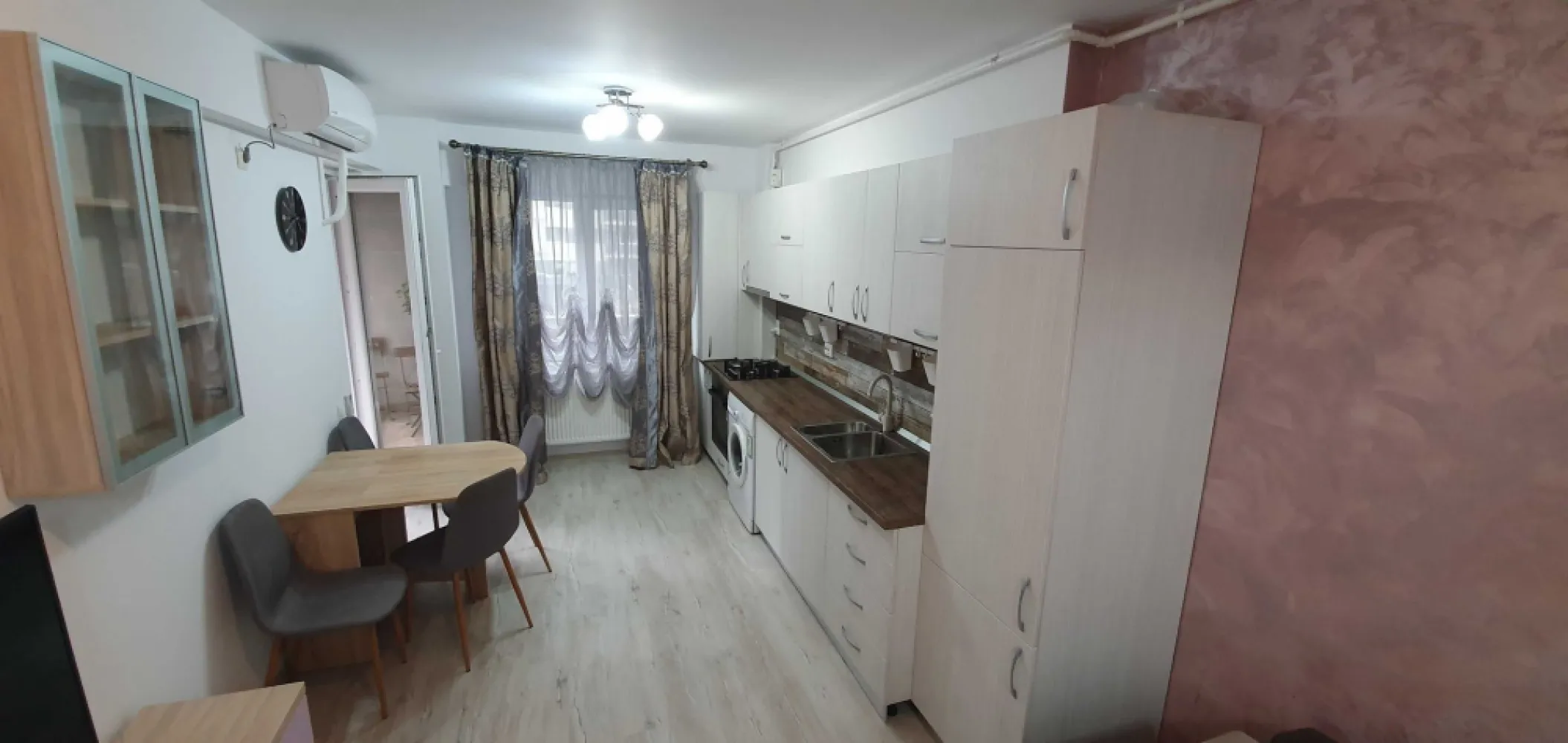 Inchiriez apartament 2 cam rotar park iuliu maniu metrou pacii - Inchiriez apartament 2 camere rotar park iuliu maniu,langa metrou pacii ,primul bloc de langa parc,parter inalt vedere in interiorul complexului ,spre parc adica.Nu accept animale de companie,se inchiriaza cu contract anaf.Apartamentul are ac si centrala proprie.

Colaborez si cu agentii,dar nu ofer COMISION
LIBER INCEPAND DE AZI

PRET USOR NEGOCIABIL