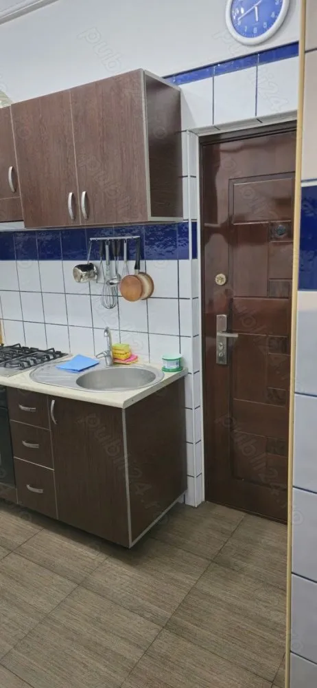 Apartament 2 camere Maria Rosetti - Apartament 2 camere decomandat zona Maria Rosetti str Logofăt Luca Stroici nr 16 A
An construcție bloc 1939, fără risc seismic!
Decomandat 57 m utili
Etaj P 3 (parter înalt)
Apartamentul deține o boxă, 3 poduri (depozitare), beneficiază de o curte interioară la comun!
Îmbunătățiri: Parchet, gresie,faianță, termopan, centrală, usa metalică, etc!
Apartamentul se vinde complet mobilat și utilat!
NU COLABOREZ CU AGENȚII IMOBILIARE! NU OFER COMISION!!