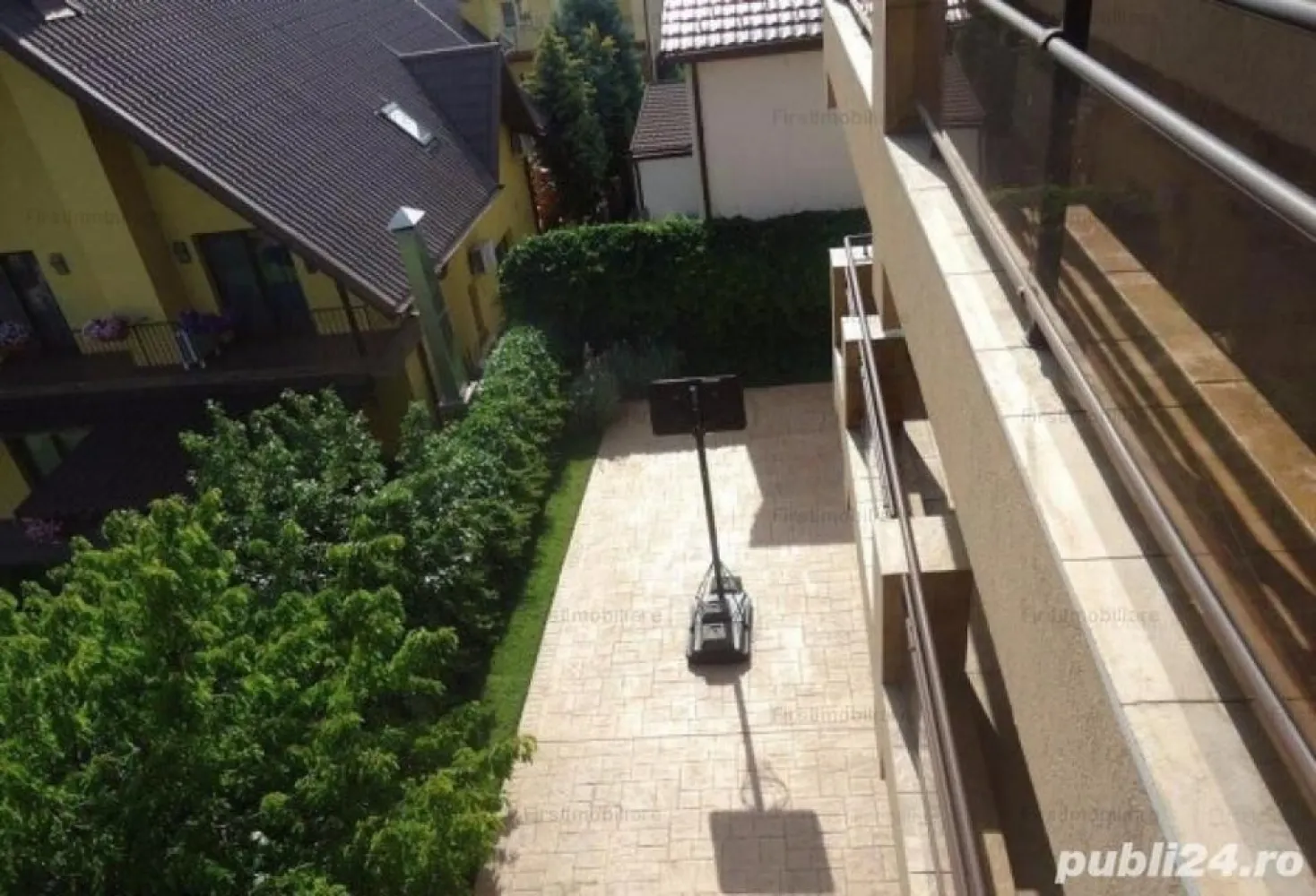 Pipera Vand Birou Locuinta Vila Casa Proprietar Comision 0% - Vand vila Pipera
Zona linistita de vile.
Teren 890 mp.
Suprafata construita 840 mp
Proprietatea are o compartimentare eficienta a spatiului.
Finisaje de calitate.
P+ET+M
Parter: Doua terase acoperite+doua bucatarii+doua camere ale centralei,camara+doua holuri+doua grupuri sanitare+doua livinguri.
Etaj:Doua dormitoare cu grup sanitar+patru dormitoare+doua grupuri sanitare+doua holuri+balcon.
Mansarda:Deschsa+doua camere tehnice+doua grupuri sanitare+balcon.
Proprietatea este compusa din doua vile in oglinda racordate independent la utilitati.
Proprietar comision 0%
Mai multe relatii la telefon0_7_6_5_4_7_5_3_5_9.
Nu raspund la mesaje.