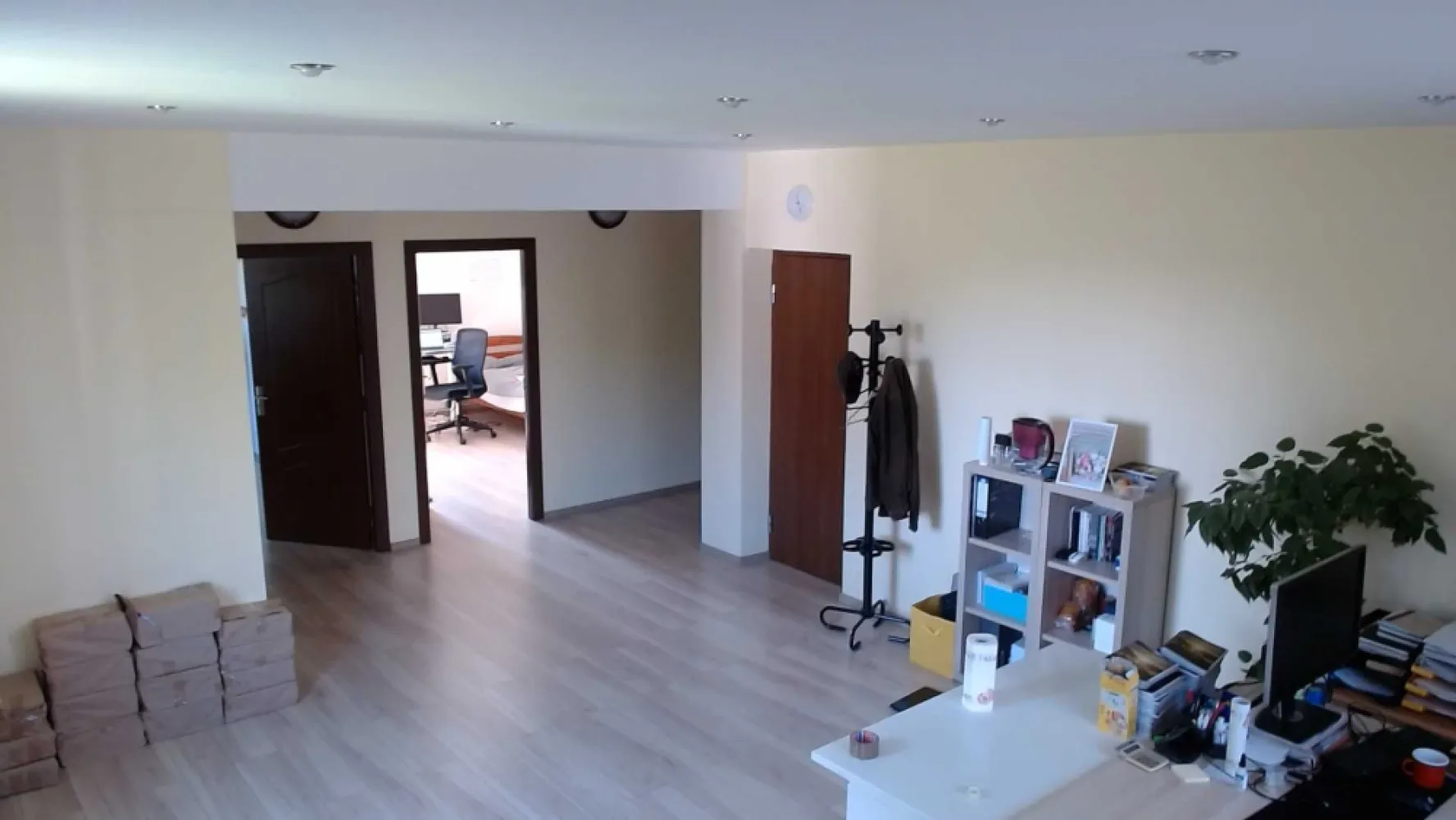 Clădire Dem+P+1+M, Dantelei - Apartamente, Clinică sau Birouri, 450 mp - Str. Dantelei x Str. Alexandru Bocăneț 1, Sector 5, București, Linie autobuz: 185; cu stație în apropiere

Clădire Dem+P+1+M:
• Interior: Mobilat utilat în stare bună
• Suprafață utilă: 450 mp distribuiți pe etaje
• Spațiul poate fi transformat în:
- 4 apartamente de aproximativ 100 mp fiecare, sau
- O clinică, sau
- Birouri pentru firmă, demisolul fiind ideal pentru conferințe și festivități.

Suprafață utilă pe etaje:
• Demisol: 113,37 mp
• Parter: 115,57 mp
• Etaj: 113,69 mp
• Mansardă: 107,75 mp
• Casa este racordată la toate utilitățile

Teren aferent: 500-600mp

Se poate și închiria