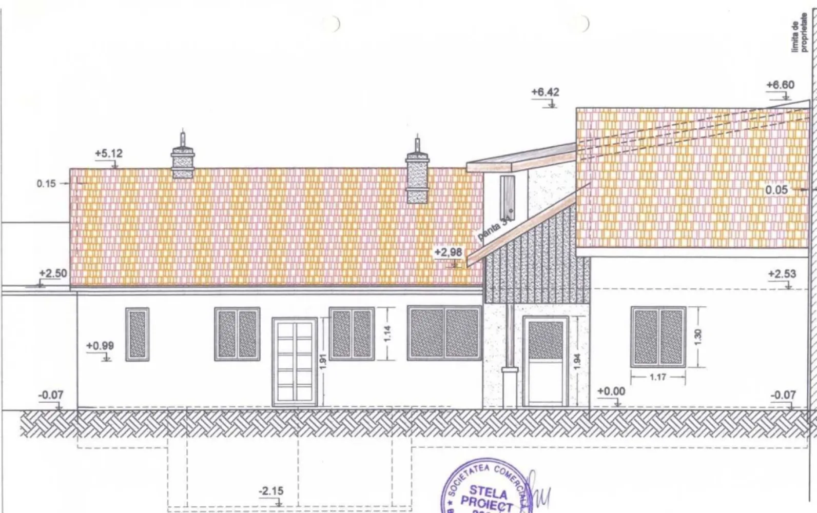 Casa cu teren 570/650 mp sect 5 Antiaeriana int. Alexandriei - Proprietar, ofer teren 570 mp situat in spatele bisericii Sf. Parascheva de la intersecția dintre Antiaeriană, Alexandriei si București-Magurele, cu casa 170 mp parter + 135 mp mansarda neamenajata, + sera beton cu piscina 75 mp cu acoperis transparent, incalzita. Mai este disponibila suplimentar o parcela de 80 mp in continuarea terenului spre vest cu constructie 100% pe toata suprafata, garaj +magazie demolabile, caz in care se mai adauga 32.000 euro la preț si pe parcela rezultata de 650 mp in total se poate demola si contrui un bloc sau alte variante de investitie/utilizare, Se poate locui, inchiria, sediu firma, sau mixt, mici spatii comerciale partial/partial locuit. Casa are doua grupuri sanitare, un dormitor, un birou, un open space de 40 mp cu 3 sectiuni -draperii, doua intrari separate, bucatarie, camara, atelier, garaj izolat cu gresie, încălzire (sala de fitness), parcare betonata pentru 10 masini in curte (momentan exista un solar demontabil pe 65 mp din parcare), bunker 8 mp, 3.5 m adancime cu acces prin curte, subsol 7 mp cu gresie, finisat. Geamuri termopan, gresie, faianta, parchet, incalzire cu 3 surse: centrala gaze, centrala lemne, aer conditionat. Necesita zugravit, mici reparatii la pereti. Curent electric, gaze, apa retea + apa put irigatie. Deschidere 37 m cu orientare spre sud, adancime teren ~15m. Doua porti de acces la extremitatile estica si vestica, una pietonala + una auto 4 m deschidere, automatizata electric cu telecomanda, include si o a doua poarta pietonala. Ofer proiect de supraetajare a constructiei actuale pentru care am obtinut autorizatie de construire dar a expirat intre timp, trebuie redepus daca se doreste supraetajare. Pretul oferit este cu eliberare in 8 luni. Se poate negocia si pentru eliberare mai repede.

In apropiere se gasesc magazine, multiple mijloace de transport in comun, parcuri,
malluri:
-Hypermarket Carrefour Alexandriei la 400 m
-Kaufland 300 m,
-10 magazine alimentare la 50 m
-Lidl Teius 800m
-Piata Rahova 1.6 km
-Piata Pucheni 2.5 km
-Carrefour Vulcan 2.6 km
-Liberty Mall 3 km
-Auchan Drumul Taberei 3 km
-Mall Afi Palace Cotroceni 3.5 km
-250 m tramvai 32 zona Unirii
-200 m autobuz 226 Piata Romana
-400 m troleibuze 91,96 Gara de Nord
-statiile de metrou Orizont si Academia Militara 3.2 km
-Parcul Carol 4.2 km
-Parcul Tineretului 4.3 km
-Gradina Botanica 4.5 km
-Parcul Izvor 4.7 km
-Parcul Cismigiu 5km
-Parcul Moghioros 5.5 km
In viitor, conform proiectelor urbanistice in desfasurare, va exista in zona si metrou pe
linia Bragadiru – Voluntari, un drum expres care va face legatura cu strada Brasov din cartierul Drumul Taberei iar soseaua Bucuresti-Magurele se va extinde pe patru benzi asa cum este deja in segmentul din Magurele.
Proprietatea are cadastru si intabulare. Mai multe detalii si fotografii la cerere.