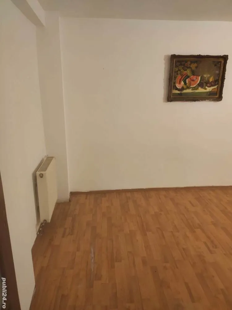 Vând casă vilă renovabilă Băneasa - Vând casă vilă renovabilă Băneasa fară curte
Wc la parter și la etaj, 3 camere la etaj, două la parter și un hol mare, scară interioară, terasă 13,89 mp. Zonă liniștită în apropierea lacului și a universității Bioterra. Aproape de autobuz.
Direct de la proprietar, exclus intermediar. Prefer contactul în scris pe whatsapp.

Amprenta la sol 89,24 mp
Demisol 17,52 mp
Suprafața desfășurată a construcției (suprafață utilă) 135,13 mp
An finalizare construcție 2000
Suprafață teren 82 mp