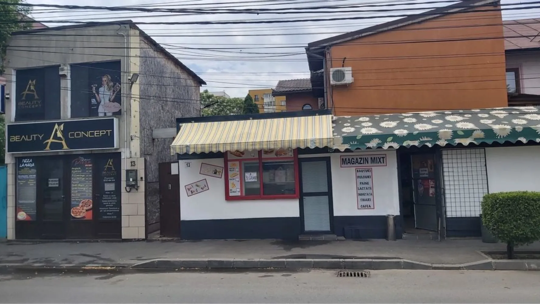 Casa,Teren Vanzare - Vând propietate 224 mp, 16 ml,adâncime 14 ml,toate utilitățile, acces tramvai aproape de 3 lini de metrou.Strada Dâmbovița 13 sector 6 preț nediscutabil 300.000. €