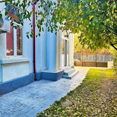 Casă de vânzare zona Uniriii