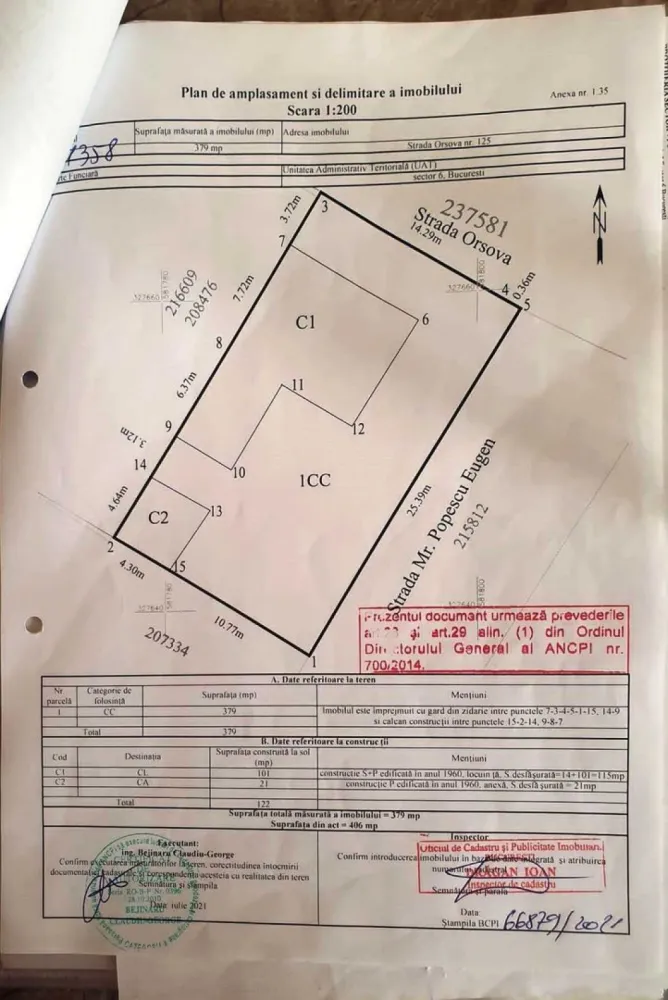 OPORTUNITATE - PROPRIETAR - casa si teren str. Orsova nr 125, sector 6 - OPORTUNITATE - CASA SI TEREN DE VANZARE DIRECT DE LA PROPRIETAR PE STRADA ORSOVA NR 125, SECTOR 6, BUCURESTI.

Terenul are 409 mp si dispune de doua deschideri la strada, respectiv la strada Orsova 14.65 metri si la strada Mr. Popescu Eugen de 25.39 metri imprejmuit cu gard de beton.

Pe teren exista doua constructii:

- casa de caramida cu suprafata construita de 115 mp, respectiv 95 metri utili ce include si pivnita.
- constructie tip magazie de 21 mp

Casa este construita din caramida, cu fundatie (vizibila din pivnita) si este reabilitata acum ~10 ani, respectiv izolata cu polistiren, geamuri termopane, acoperis nou cu tigla metalica (tabla tip lindab) si centrala termica cu calorifere si instalatie de cupru.

In prezent casa necesita renovare la interior.

Video real cu terenul si casa:

www.youtube.com/watch?v=_labesg0Cx8

Pretul proprietatii este de 230 mii euro si nu este negociabil.
Evaluare de catre expert imobiliar la starea actuala, teren + casa = 250 mii euro.

NU COLABOREZ CU AGENTII IMOBILIARE SAU CU FIRME DE PROMOVARE!!!