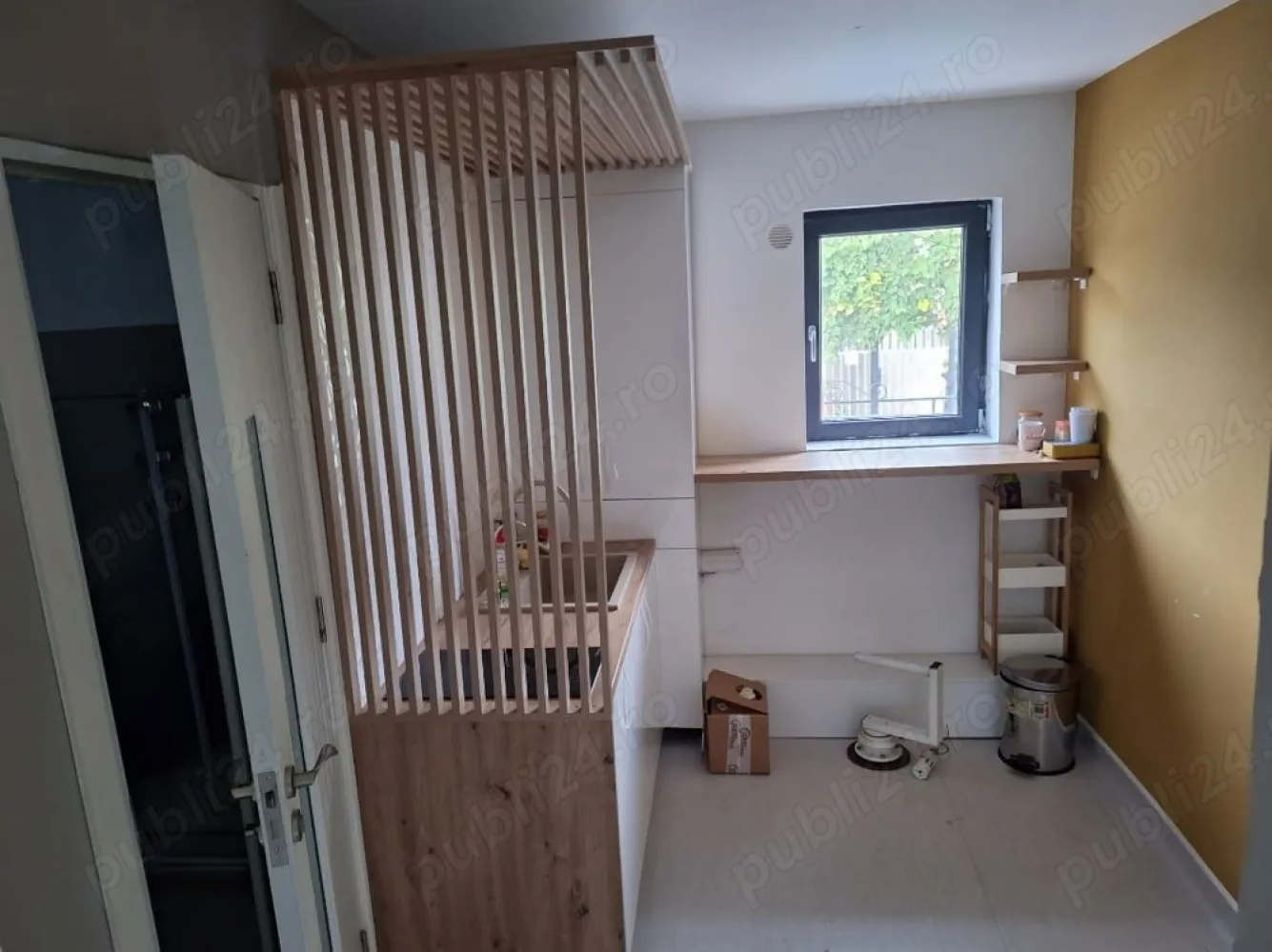 BRASADAS vinde casa 4 cam Sararie - Copou. - Agenția imobiliara BRASADAS vinde casa 4 camere (duplex - 1 perete comun) -cartier Sararie - str. Oituz nr. 1
-suprafata 85m + 115m teren adiacent
-constructie integrala din caramida
-renovata interior exterior
-izolatie exterioara, termopane, aer conditionat, incalzire pardoseala, mobilata partial 
-toate utilitatile
-disponibila imediat
-se accepta doar plata cash, fara schimburi.