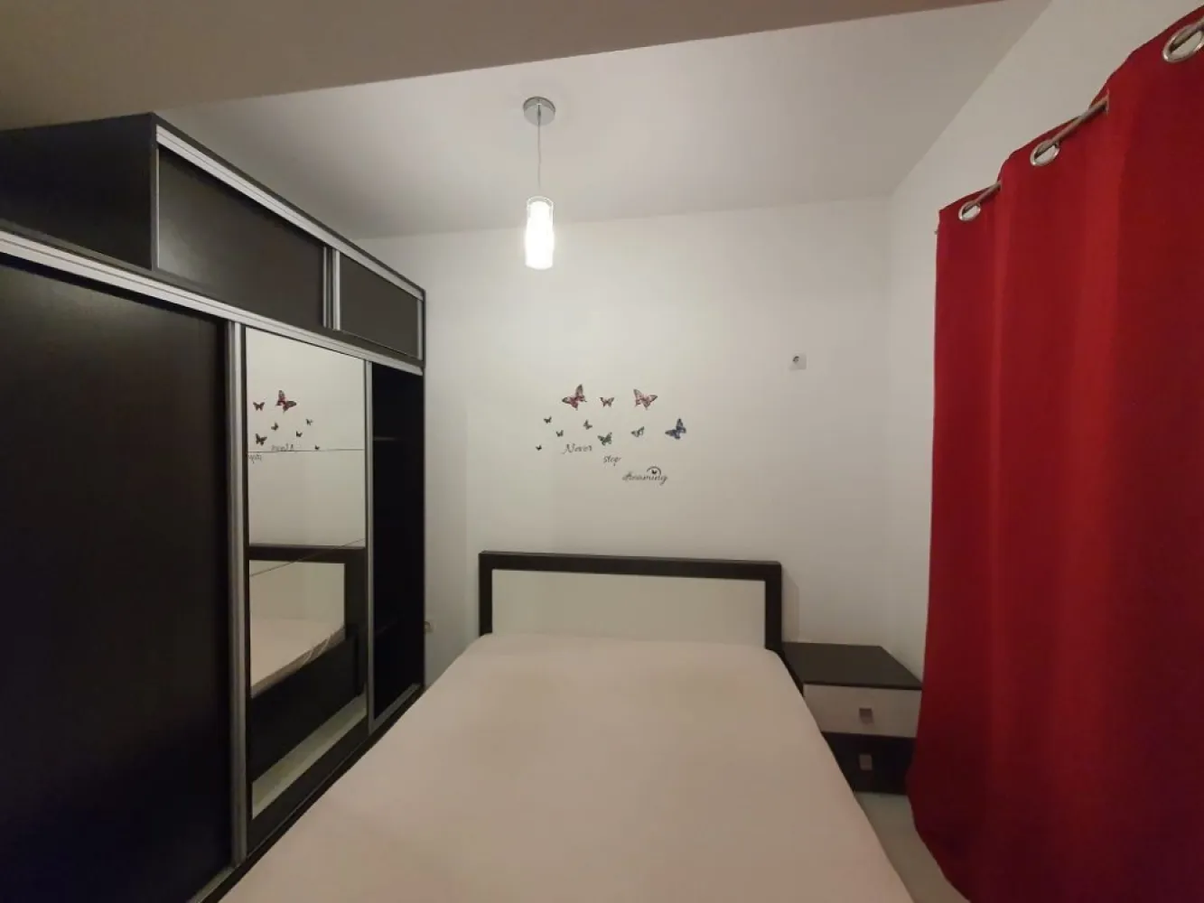 Inchiriere apartament 2 camere metrou Pacii Lidl Kaufland - Inchiriere pe termen lung apartament metrou Pacii, bloc 2017, 2 camere + balcon, parter, spatios.
Se elibereaza de la 1 Decembrie.