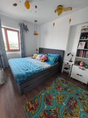 3 Camere cu 2 locuri de parcare (Negociabil) - Proprietar