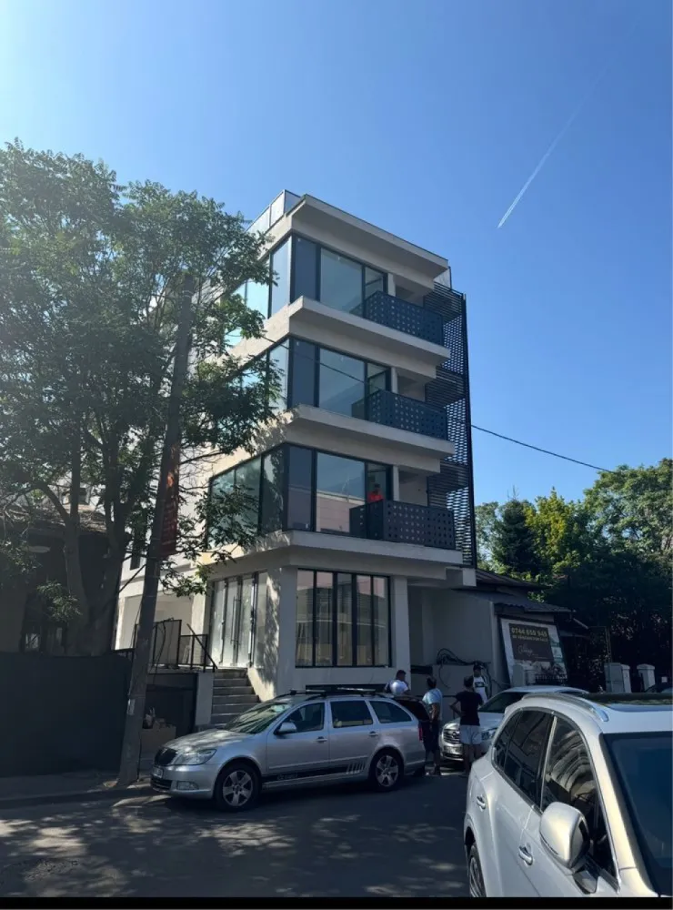 Apartament 3 camere Dorobanti !! Direct proprietar !! - Apartament 3 camere de vanzare Dorobanti , Direct Proprietar !!! Incalzire in pardoseala , centrala termica , Bloc nou !!!
Intabulat si cadastrat !!!