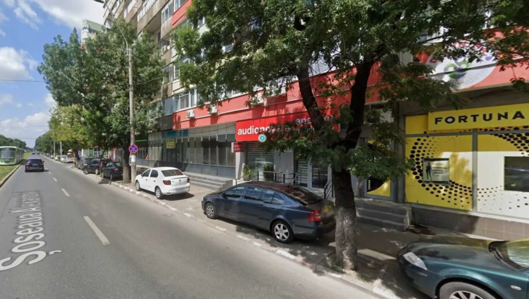 Vanzare Spatiu Comercial - Soseaua Alexandriei - Spatiu Comercial de Vanzare

Soseaua Alexandriei - pozitie pe bulevard
Vizibilitate sporita. si zona cu vad comercial.
Zona cu densitate de blocuri P+10 foarte ridicata.

Suprafata Utila: 40 mp.
Vintra: 7,5 ml.

Stare interior - foarte buna - recent renovat

Pret: 165.000 Euro, TVA 0, negociabil.

Oferta apartine agentiei de consultanta imobiliara SEVIA GTC.