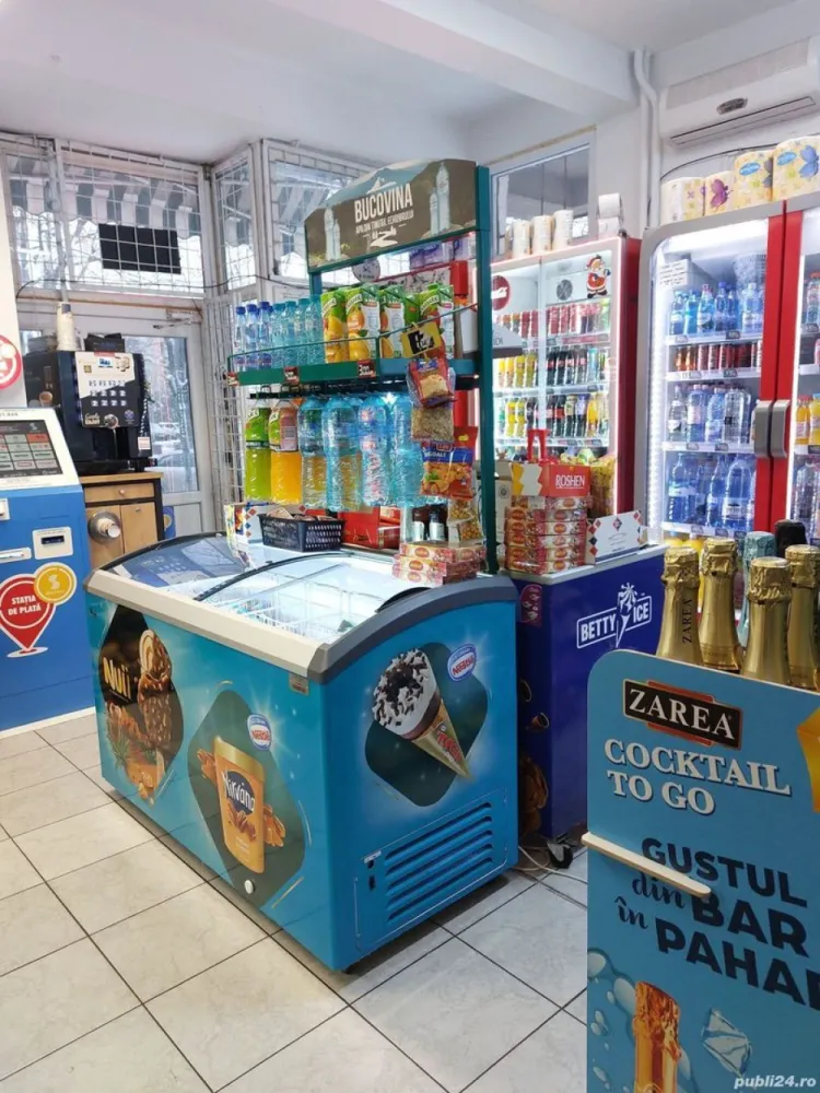 Vand Magazin Alimentar - Vand Magazin Alimentar cu sau fara societate, neplatitor de TVA. Spatiul este inchiriat. Acesta se afla la parterul unui bloc cu 10 etaje, intr-o zona foarte buna, la bulevard, cu vad, vis-a-vis de metrou Dristor, Sector 3.

Spatiul dispune de 45mp si este dotat cu toate cele necesare pentru a porni din start afacerea:

- frigidere de bere, apa, sucuri (2 frigidere Coca Cola nefiind personale)
- vitrina frigorifica (mezeluri, lactate)
- rafturi wenge pal
- tejghea wenge + POS cu gestiune Sedona si imprimanta, plata POS (card)
- aere conditionate

*Separat gestiune de tigari cu POS si casa de marcat (nu mai aveti grija tigarilor!)
**Se vinde cu tot cu stoc de marfa.

Spatiul a fost renovat la sfarsitul anului trecut: zugravit, montat gresie

Daca doriti sa vizionati spatiul, va rog sa sunati la numarul afisat pentru a stabili o intalnire.

Multumesc!