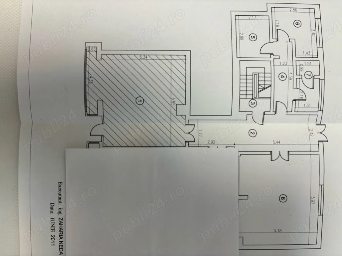 Spatiu Comercial stradal - Vând spațiu comercial situat pe sos Pantelimon 283 
suprafața utilă este de 108 mp util +56mp subsol util 
curent trifazic 
contract de închiriere pe 10 ani