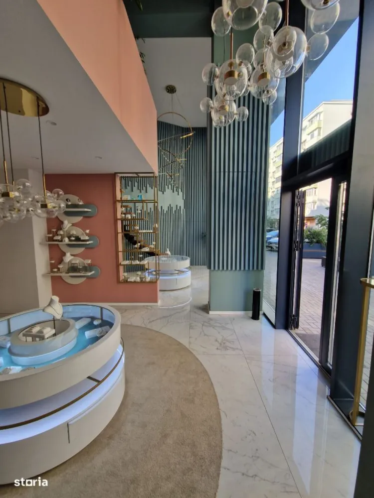 Spațiu Comercial 113mp,Chiriaș 2900€/lună,7 min de Victoriei,Proprieta - 113 metri pătrați
 2021
 409.000 euro + TVA (cu taxare inversa)
 Strada Petru Rareș
 
Oportunitate unică de a achiziționa un spațiu comercial modern, situat într-o zonă de maxim interes, la doar 7 minute de mers pe jos de Piața Victoriei. Spațiul dispune de următoarele caracteristici și beneficii:
 – fără comisioane suplimentare, o ocazie excelentă de a achiziționa un spațiu comercial premium într-o locație deosebită.
Acest spațiu este ideal pentru diverse tipuri de afaceri, de la retail la birouri, datorită poziției sale strategice și a amenajărilor de top. Nu ratați această ocazie de a vă dezvolta afacerea într-o locație premium!