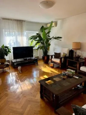Apartament cu 4 camere in Pajura