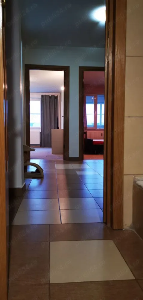 Piața berceni PROPRIETAR Spit bagdasar obregia - PROPRIETAR ( )SPAȚIOS, Renovat 2015 total sufragerie 2023,mai necesita revopsire unele locuri(bucătărie, 1balcon...),, 4 CAM, 8 8+scara liftului, 1982,ZONA VERDE, LOC PARCARE, 100m ȘCOALA GENERALA 133 PLUS GRADINITA, PARC 20m, STAȚIE AUTOBUZ 232etc 30m, între M APĂRĂTORII PATRIEI ȘI PIAȚA SUDULUI(MALL SUN PLAZA), 7FARMACII 50m, PİATA AGROALIMENTARA 150m, BĂNCI BCR etc 30m, OPostal8 300m, F APROAPE MEGA IMAGE, LIDL, magazine mici diverse,CLINICI, Grădiniță Particulara 1 stație autobuz
2 BALCOANE, 1 BAIE, 1WC serviciu cu cadita "pătrățel", 3 foste debarale făcute dulap), 1aer condiționat, fără centrala termica
Întreținerea 4 camere 1pers iarna 400-550RON
Blocul urmează a fi anvelopat în curând
Pot SCHIMBA CU 2 CAMERE ZONA APROPIATA sau S1, plus diferența 60000euro(aprox)
 (țeavă galbena gaz pt centrala la 3 m de ușă) 
Tur video call wtsp zero 7doi șase, patru nouă, doi opt, șapte opt :) cu anunț prealabil 

Dacă se dorește COMPLET mobilat (sufrageria+1dormitor noi 2023) plus(sau nu :)...) 1234 euro :)