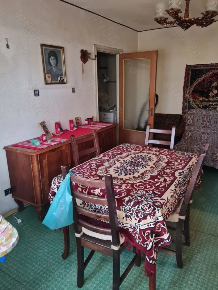 apartament de vanzare 4 camre Bucuresti Sos Stefan cel Mare - vis a vis de stadion Dinamo , apartament 4 camere de vanzare , etaj 5 din 10 , acces prin spate la parter magazin , 2 bai 2 balcoane , apartamentul necesita renovare suprafata totala 86 metri patrati locuibili 78 ,