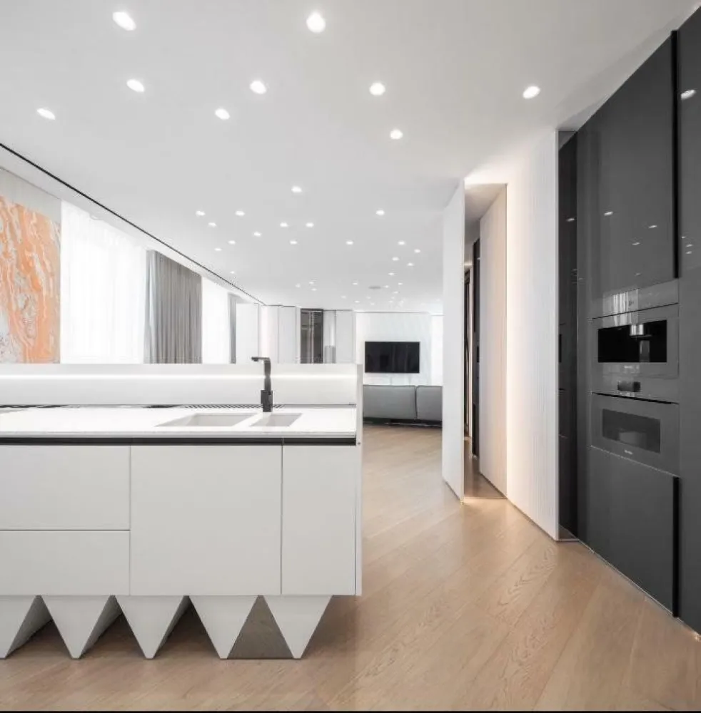 Penthouse Aviatiei Tower Direct Proprietar - Apartament cu 310 Metri pătraţi construiţi, 260 metri pătraţi utili cu terasa. Mobilat de lux. Sistem surround sound Bang and Olufsen. Vedere spre sky tower nord. Apartamentul vine cu doua locuri de parcare. Apartamentul este de vânzare direct de la proprietar.

NU DISCUT CU AGENTII.