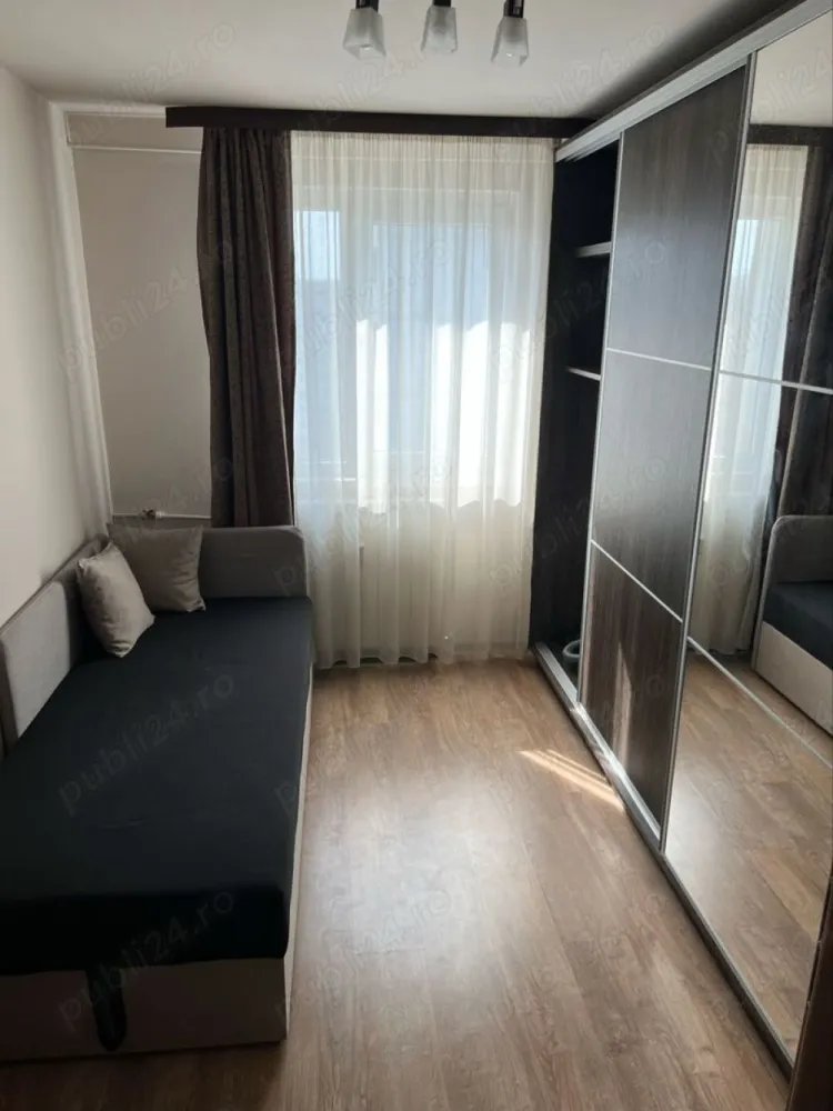 vand apartament 3 camere plus dressing - Vand apartament 3 camere plus dressing 
Ap este complet mobilat gata de mutare 
5 minute de mers pe jos metrou Nicolae Grigorescu
Renovat recent instalatii electrice si sanitare 
Bloc reabilitat termic in 2018