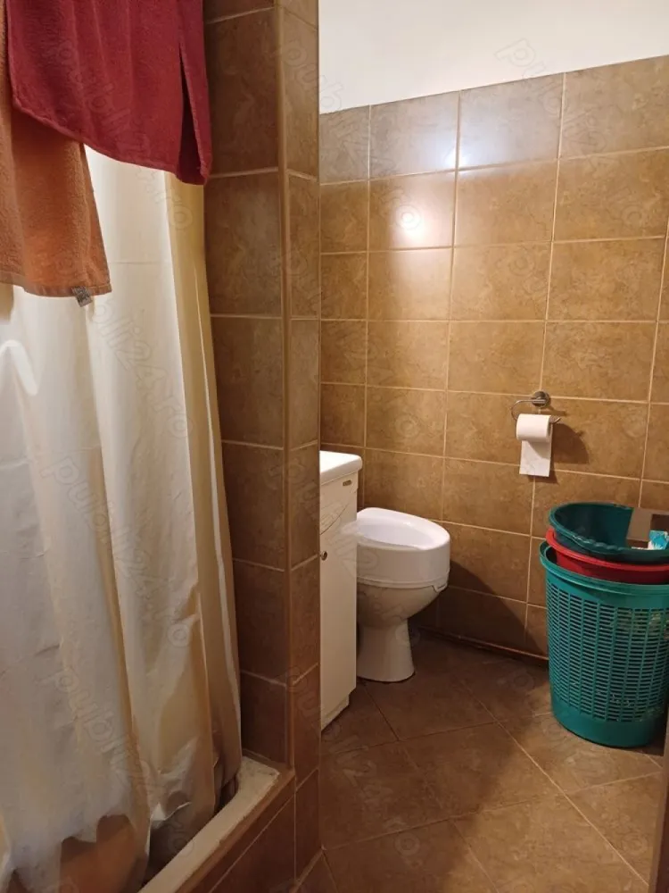 4 camere Dristor-metrou - Dristor- metrou 
 parter 8, semidecomandat, 82mp, construcție 1984,centrală termică, loc parcare. 
Apartamentul este într-un imobil curat,civilizat, aproape de școli, grădinițe, centre comerciale, etc.