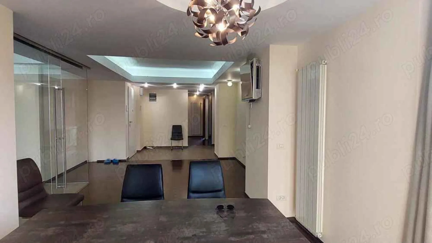 Vînzarea apartament 4 camere - Vînzare
Patru camere, Floreasca Verdi, decomandat, 120mp, din 2010, singur pe etaj, etaj 2 5, loc parcare la subsol, multiple îmbunătățiri, 315000