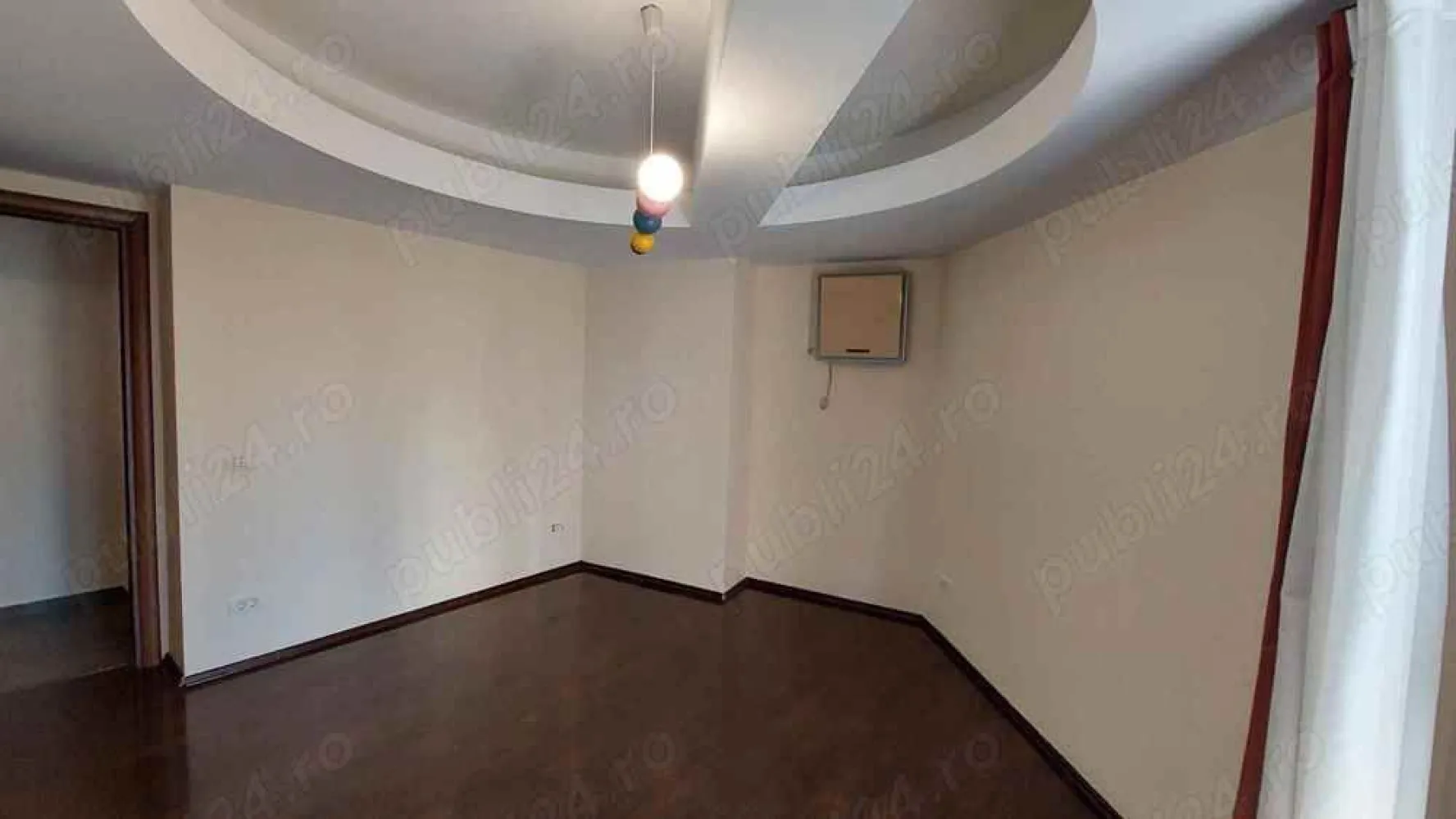 Vînzarea apartament 4 camere - Vînzare
Patru camere, Floreasca Verdi, decomandat, 120mp, din 2010, singur pe etaj, etaj 2 5, loc parcare la subsol, multiple îmbunătățiri, 315000