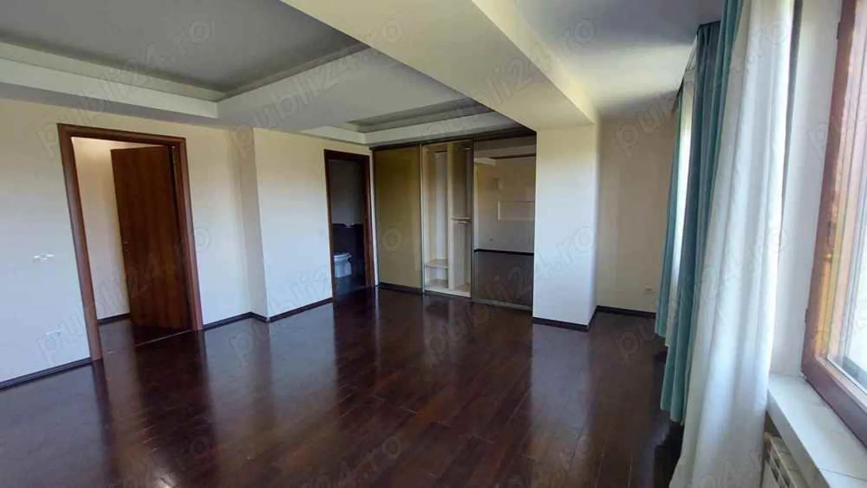 Vînzarea apartament 4 camere - Vînzare
Patru camere, Floreasca Verdi, decomandat, 120mp, din 2010, singur pe etaj, etaj 2 5, loc parcare la subsol, multiple îmbunătățiri, 315000