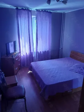 Vând apartament 4 camere