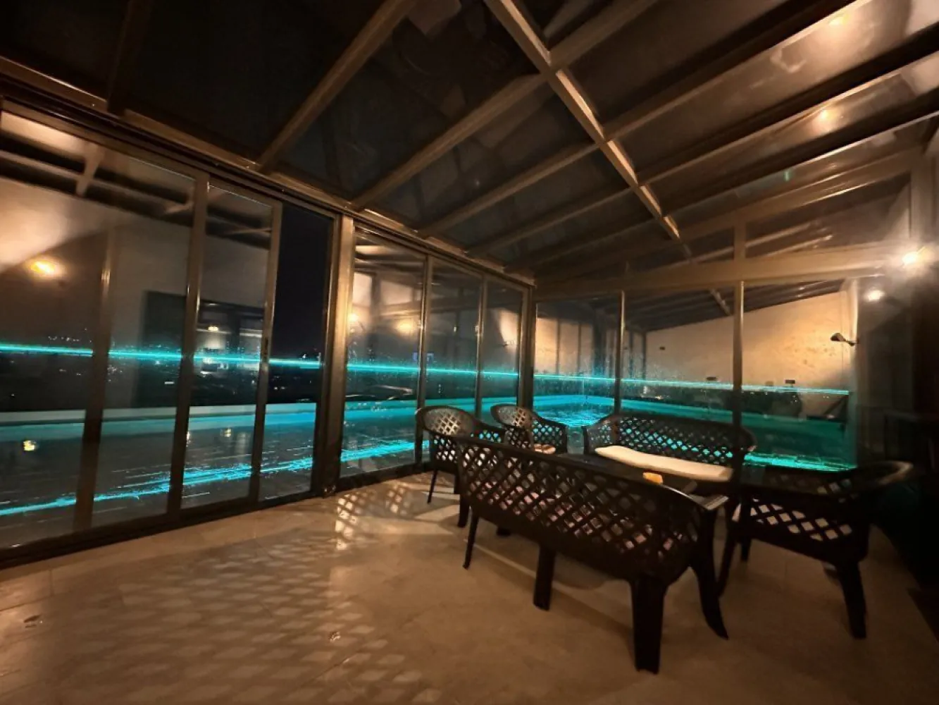 Penthouse exclusivist, 650 mp, Unirii-Alba Iulia-Mall Vitan CRYPTO Accept - Descoperiti Eleganta Suprema in Inima Bucurestiului!

Va invitam sa va indragostiti de rafinamentul si luxul definitiv in acest penthouse extraordinar, situat intr-o locatie unica in zona Unirii-Alba Iulia-Mall Vitan. Cu o suprafata generoasa mde 210 metri patrati utili, acesta reprezinta o bijuterie imobiliara care imbina opulenta cu eleganta intr-un mod desavarsit gandita si creata de un designer italian (Michele Drill).

Caracteristicile deosebite includ nu doar dimensiunile impresionante, ci si terasele sale magice, totalizand 450 metri patrati, oferind privelisti panoramice ale intregului Bucuresti. Admirati Palatul Parlamentului, Catedrala Mantuirii Neamului, Mall Vitan si Zona Unirii si Mihai Bravu in toata splendoarea lor.

Aceasta locuinta exceptionala este complet mobilata si utilata, gata pentru a va primi imediat, doar cu hainele. De la masina de spalat rufe si vase, fier de calcat, frigider, aparat de cafea, fierbator, pana la TV cu ambilight, pat cu masaj si "0 gravity", leduri ambientale dinamice pe terasa, bucatarie de vara si mobilier Chesterfield - fiecare detaliu a fost ales cu grija pentru a va oferi o experienta de viata fara cusur.

Cele trei dormitoare si baile elegante cu oglinzi bronz cu leduri completeaza aceasta oaza de confort si rafinament. Baile sunt dotate cu sanitare Grohe, Villeroy & Boch. 
Bucataria spatioasa open space si insula, cu cele mai noi echipamente (gratar pe gaz cu 3 zone de gatire, plita inductie, cuptor microunde, cuptor normal electric incorporabile, aparat cafea Nespresso, prajitor paine 2x2, fierbator) devine centru de creatie culinara, iar livingul cu design sofisticat si vedere panoramica va asteapta pentru momente relaxante alaturi de cei dragi.

Acest penthouse de exceptie este pregatit sa devina locuinta in care visele prind viata. Descoperiti fiecare secret al acestei proprietati unice si transformati-o in caminul dvs. exclusivist. Acceptam plata cu criptomonede, aducand un element modern si inovator in aceasta experienta de cumparare. Pentru mai multe informatii sau pentru a programa o vizionare, va stam la dispozitie.

Accept plata in Crypto.