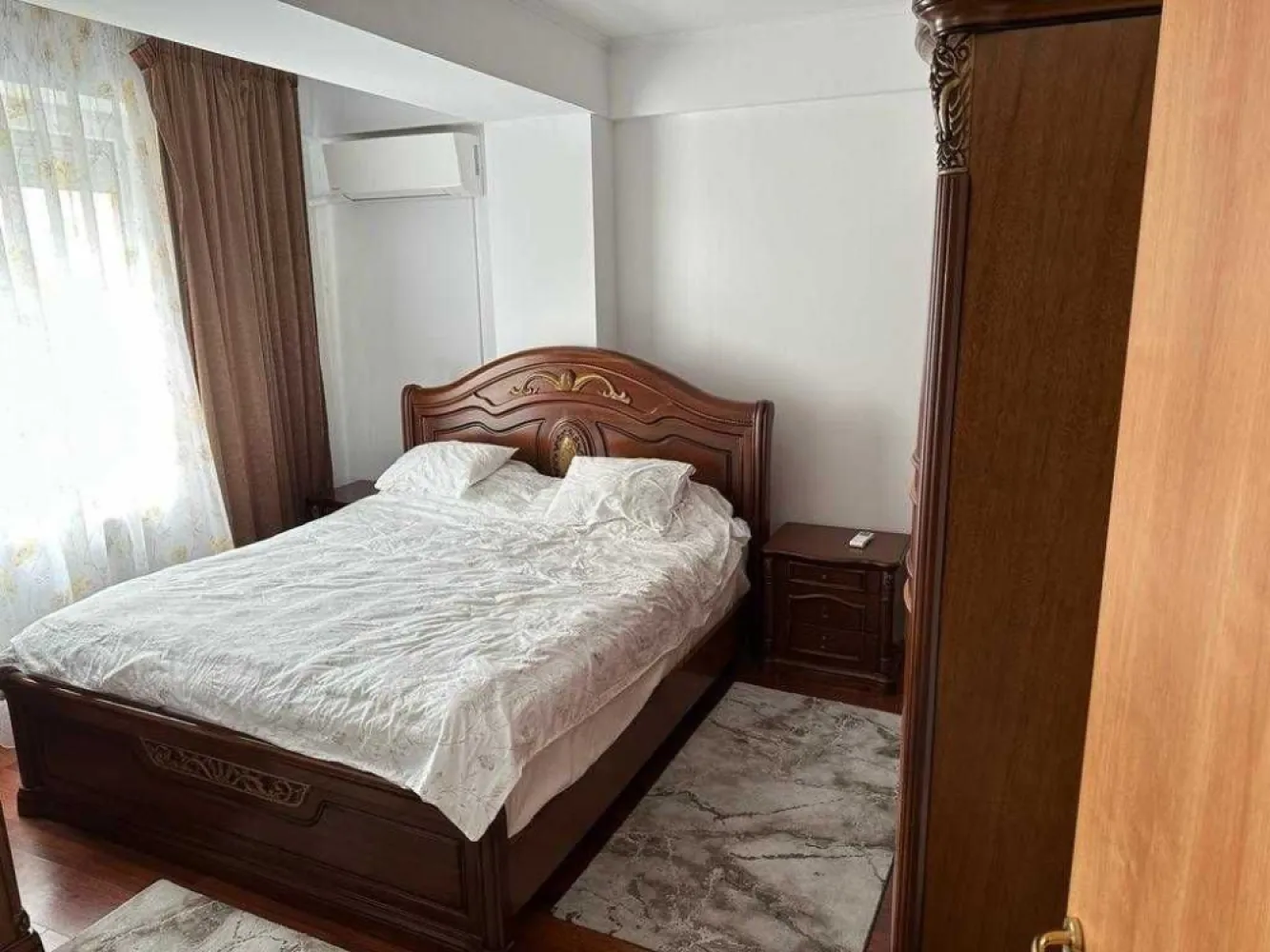 Vand apartament in Mamaia Nord zona Fratelli, Nuba, Loft - Vand apartament 2 camere, 83 mp, an constructie 2009, etaj 4/6, complet mobilat, centrala termica, doua balcoane.
Mamaia Summerland, 50m de plaja
Vedere la Marea Neagra si Lacul Siutghiol