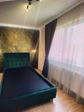 BRASADAS vinde ap. 2 cam. RENOVAT si MOBILAT etaj 4 ULTRACENTRAL