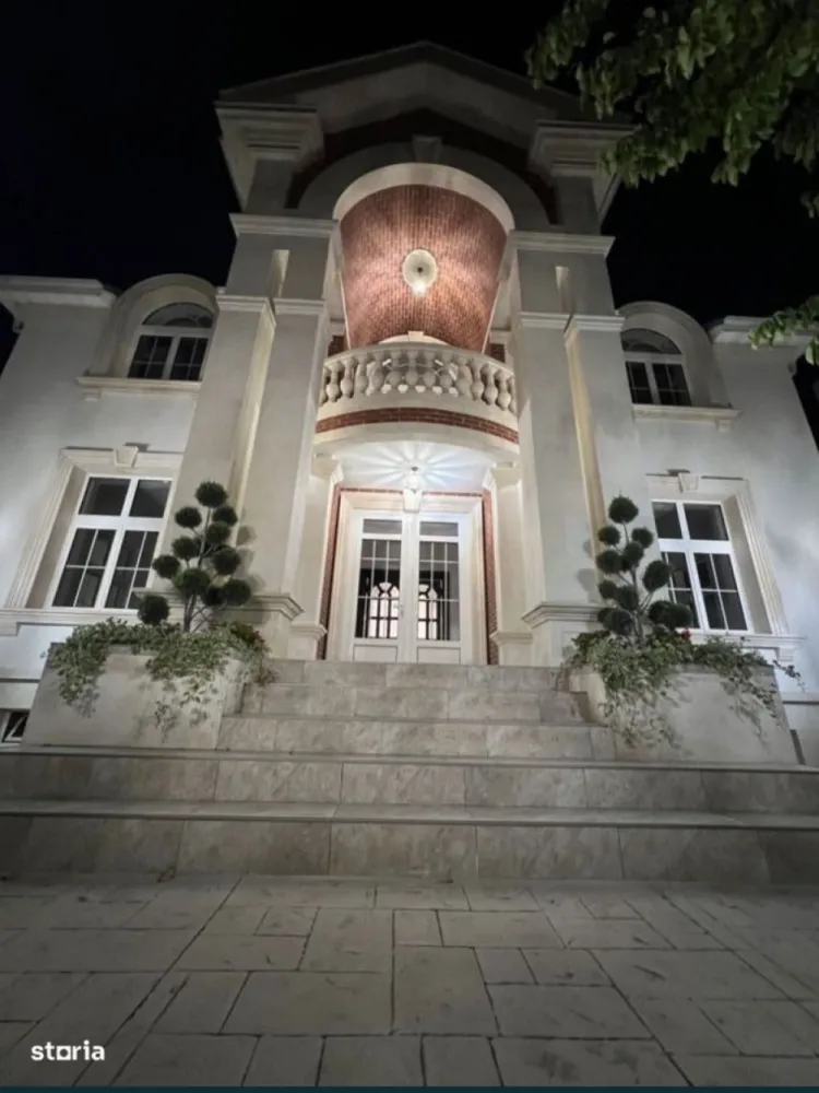 BRASADAS vinde casa DEOSEBITA in zona Titulescu. - Agentia Imobiliara BRASADAS vinde casa DEOSEBITA in zona Titulescu. 
Casa este poziționată intr-o zona liniștita, are o suprafața de 520 mp.
Este compartimentata astfel: 
Subsol, parter și etaj. 
Subsolul are 2 camere, bucatarie, camera tehnica (camera centralei, spălătorie), crama.
Parterul este compus din :2 camere, living generos, Bucătărie, debara și baie.
La etaj sunt 3 dormitoare, baie, 3 balcoane. 
Imobilul dispune și de garaj cu acces din strada.
Terenul aferent are o suprafața de 586 mp. 
Construcția poate fi utilizată ca și casa pentru locuit sau sediu societate. 
Prețul este de 643500 euro ușor negociabil.
Www.brasadas.com.