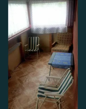 Vand casa mobila pe roti pe suprafata de teren de 200 mp