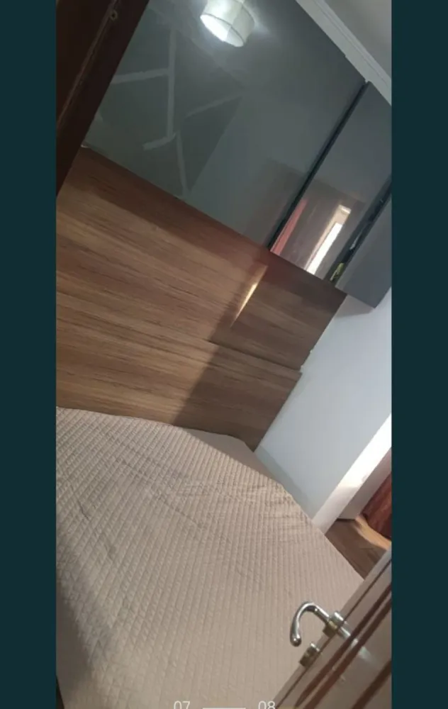 Vand ap cu 3 camere in Navodari - Vând apartament cu 3 camere in Năvodari, langa parcul central, acoperiș recent reabilitat, izolat termic, centrală pe gaz, aer condiționat.Apartamentul este foarte îngrijit, se vinde mobilat și utilat complet.