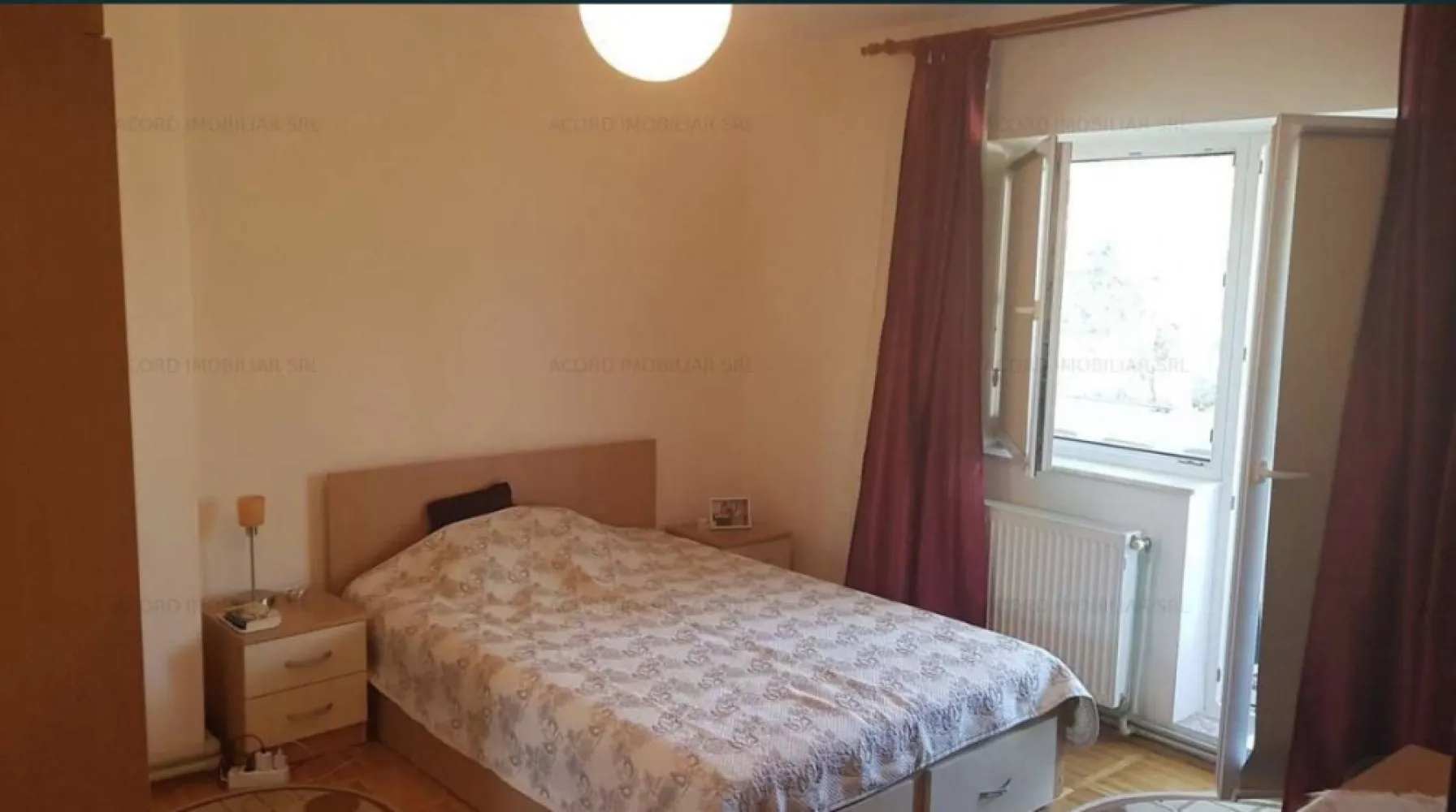 Ap 3 camere zona Dacia - - Apartament 3 camere decomandat;
- Sutila = 72,44mp; Stot=80,54 mp;
- Etaj 4/4;
- Vedere bilateral cu 2 balcoane (1x3,68mp, 1x4,42mp);
- 2 Grupuri sanitare;
- Centrala Termica pe Gaz, Aer Conditionat, Internet Fibra Optica;
- Bloc BCA construit in 1992, cu scara securizata;
- La 5 minute de parc Tabacarie si City Park Mall;
- Acces rapid la mijloacele de transport in comun liniile 42, 43, 42M, 43C, 43M, 100, 100C;
- Mai multe poze si informatii la tel.