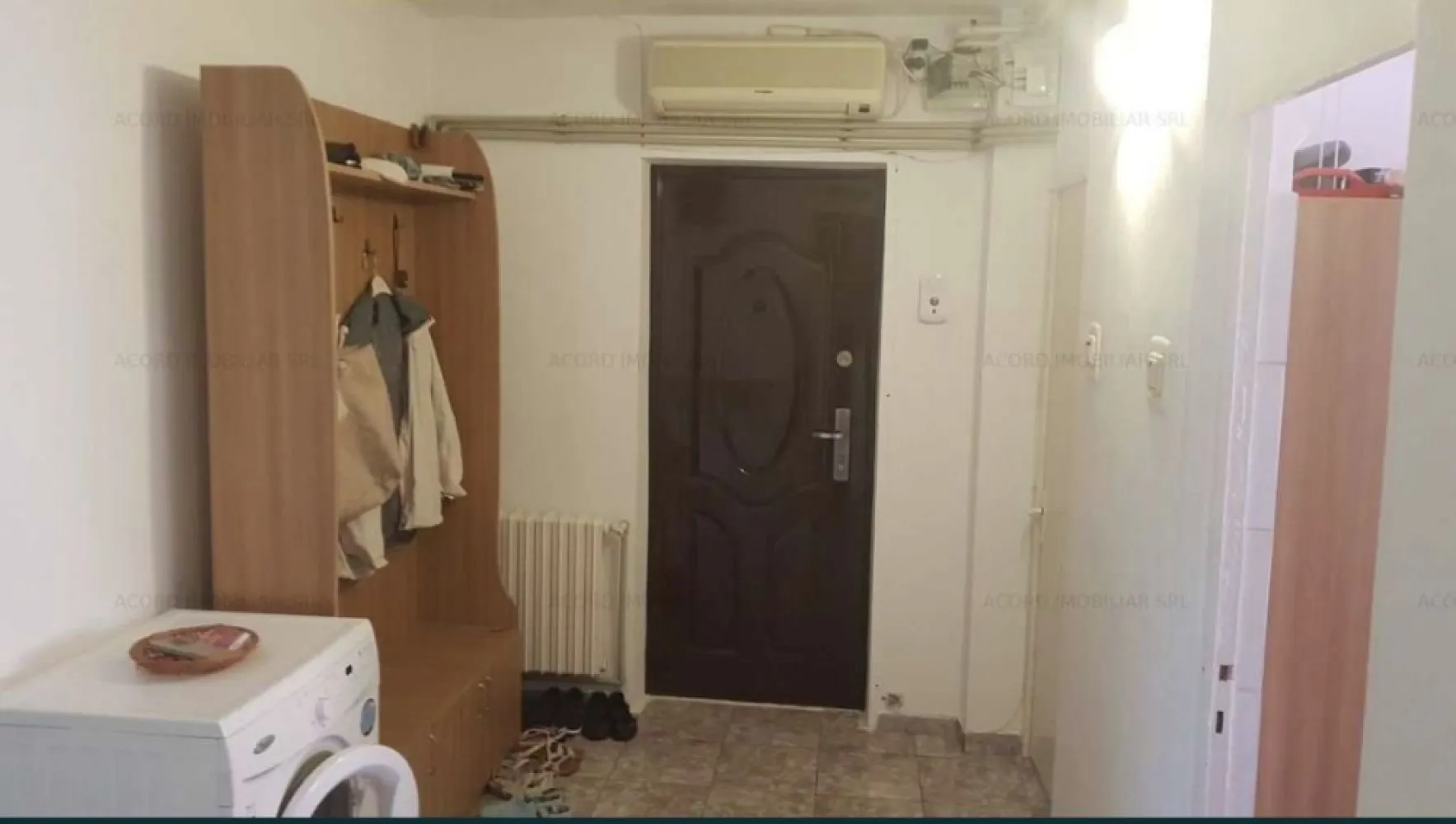 Ap 3 camere zona Dacia - - Apartament 3 camere decomandat;
- Sutila = 72,44mp; Stot=80,54 mp;
- Etaj 4/4;
- Vedere bilateral cu 2 balcoane (1x3,68mp, 1x4,42mp);
- 2 Grupuri sanitare;
- Centrala Termica pe Gaz, Aer Conditionat, Internet Fibra Optica;
- Bloc BCA construit in 1992, cu scara securizata;
- La 5 minute de parc Tabacarie si City Park Mall;
- Acces rapid la mijloacele de transport in comun liniile 42, 43, 42M, 43C, 43M, 100, 100C;
- Mai multe poze si informatii la tel.