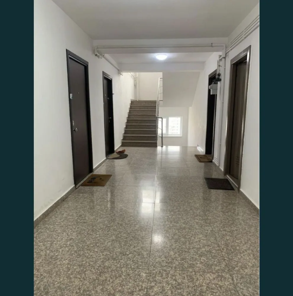 Tomis 3 apartament 3 camere - Persoană fizică vând apartament 2 camere transformat în 3, 81,36m bloc nou20011.apartamentul se află în Tomis 3 la etajul 9/10.pret 130000€