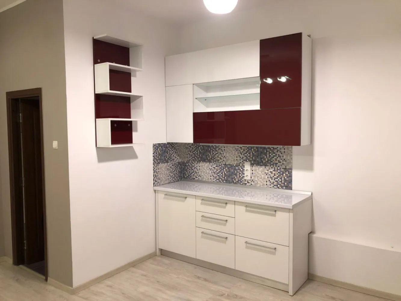 ageuropa.ro vinde SPATIU COMERCIAL FINISAT 24mp în zona ULTRACENTRALA. - Agenția EUROPA vinde SPATIU COMERCIAL FINISAT cu suprafata utila de 24mp în ZONA ULTRACENTRALA. Pentru mai multe oferte accesați www.ageuropa.ro.