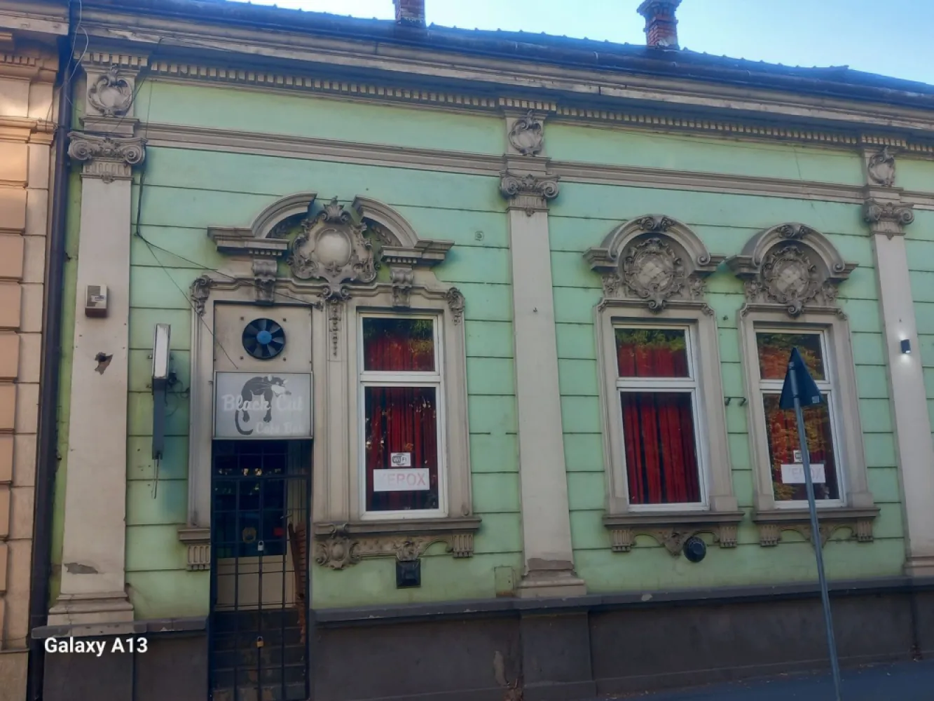 BRASADAS închiriaza 100mp spatiu CENTRAL la fostul BLCK CAT. - Agenția imobiliara BRASADAS închiriază 100mp spatiu comercial în zona CENTRALA, la fostul bar BLACK CAT de pe STEFAN CEL MARE.
www.brasadas.com.