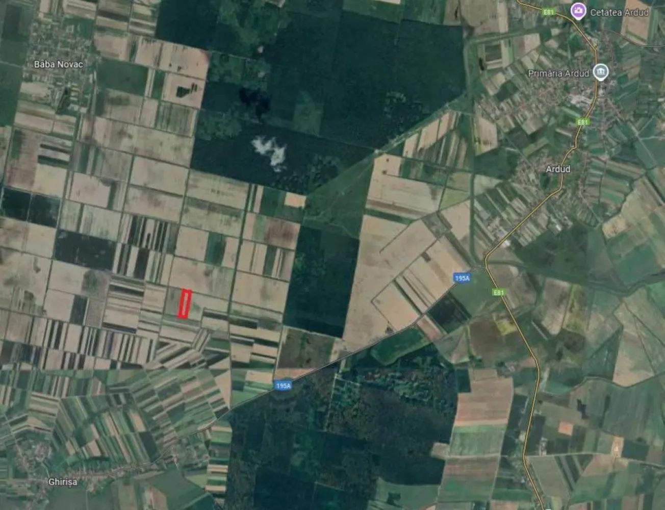 Teren arabil si padure de vanzare - Vand teren extravilan, arabil, in suprafata totala de 1.65 hectare (doua parcele invecinate, una de 11.400 mp si una de 5.100 mp, situate in localitatea Ardud, si parcela padure, in supratafa de 2.200 mp, tot in localitatea Ardud.