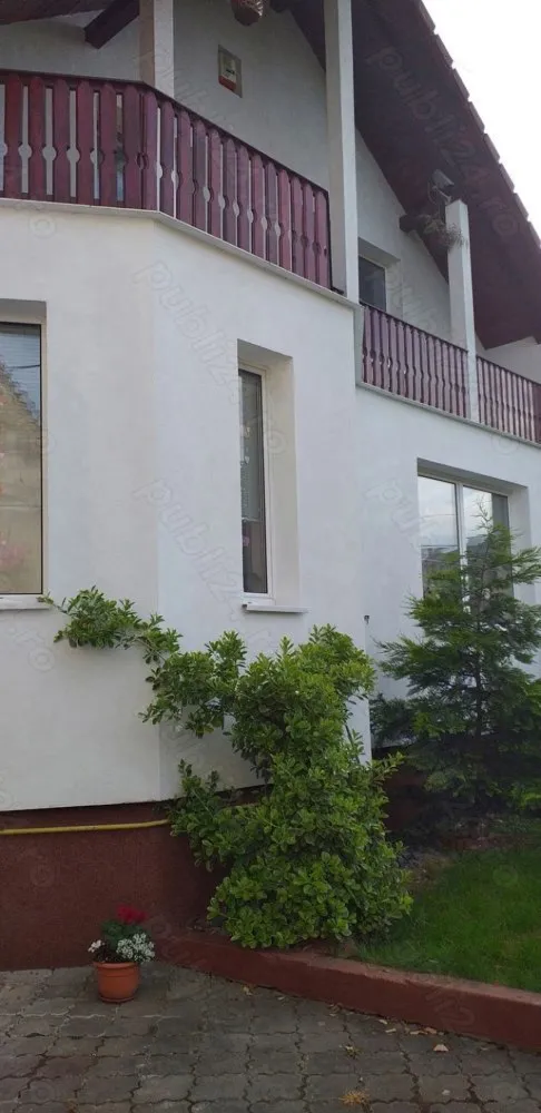 BRASADAS vinde casa in zona str. Dara. - Agentia Imobiliara BRASADAS vinde casa tip P+1 cu 6 camere, 2 băi, bucătărie, balcon, beci, garaj.
Suprafatața utilă 200mp, teren 1122mp. in zona str. Dara.
Www.brasadas.com.