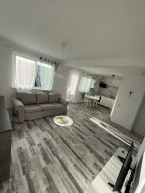 Vand apartament cu 2 camere