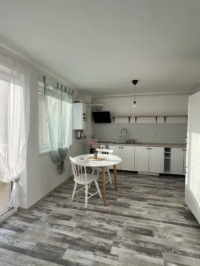 Vand apartament cu 2 camere