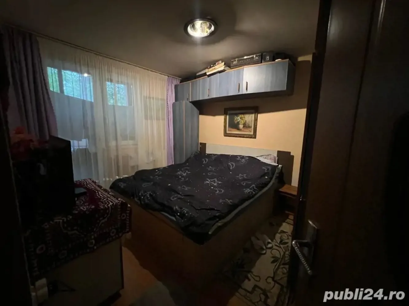 BRASADAS vinde apartament 3 cam PARTER piata Hermes. - Agentia imobiliara BRASADAS vinde apartament cu 3 camere, finisat, spatios si partial mobilat, intr_un bloc bine intretinut, in zona Gheorgheni lângă piața Hermes , la 4 minute de stație de autobuz.

 Compartimentare: living, o bucătărie, două dormitoare, o baie, debara, hol ,balcon închis , loc de parcare și două beciuri. Suprafata utila - 62 mp.

www.brasadas.com.