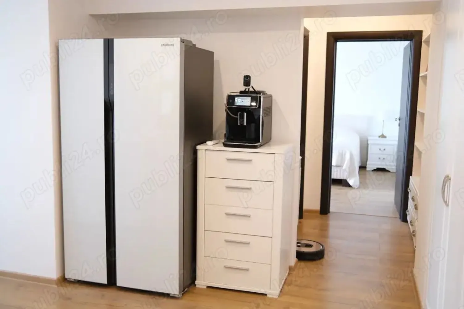 Apartament 3 camere | Ultracentral | Bulevardul Unirii | Lux - Apartament ultracentral, nelocuit, modern mobilat și utilat:
- Suprafață totală = 68 m2
- 2 dormitoare luminoase și spațioase, sufragerie open space cu bucătărie modernă, baie și un balcon pentru relaxare
- Interior premium, izolat fonic și termic, randament energetic maxim, finisaj lux și sistem video smart home
- Include termopane noi, sistem Mitsubishi de ventilație și filtrare cu schimb de căldură și aer condiționat ultra eco
- Locație superbă și liniștită, lângă Tribunalul București, foarte aproape de Centrul Vechi și metrou Piața Unirii
- Acces direct la promenadă în Bulevardul Unirii

Anunț direct de la proprietar.

Pentru vizionări, puteți suna sau trimite mesaj la .