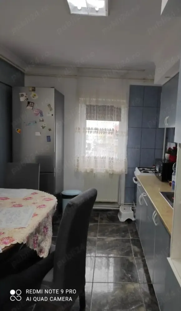 BRASADAS vinde ap 3 cam etaj 3/4 Micro 16. - Agenția imobiliara BRASADAS vinde apartament 3 camere, Micro 16, etajul 3, izolat exterior, aer condiționat, gresie, faianța, parchet laminat, 2 băi, mobilat, utilat. 
www.brasadas.com.