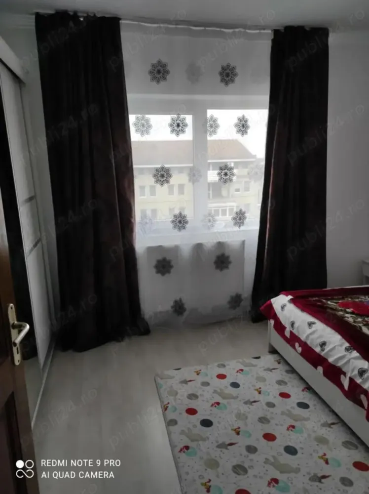 BRASADAS vinde ap 3 cam etaj 3/4 Micro 16. - Agenția imobiliara BRASADAS vinde apartament 3 camere, Micro 16, etajul 3, izolat exterior, aer condiționat, gresie, faianța, parchet laminat, 2 băi, mobilat, utilat. 
www.brasadas.com.